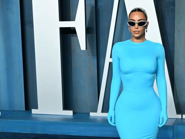 Adu Gaya Kim Kardashian dan Julia Fox di Pesta Oscar, Para Mantan Kanye West