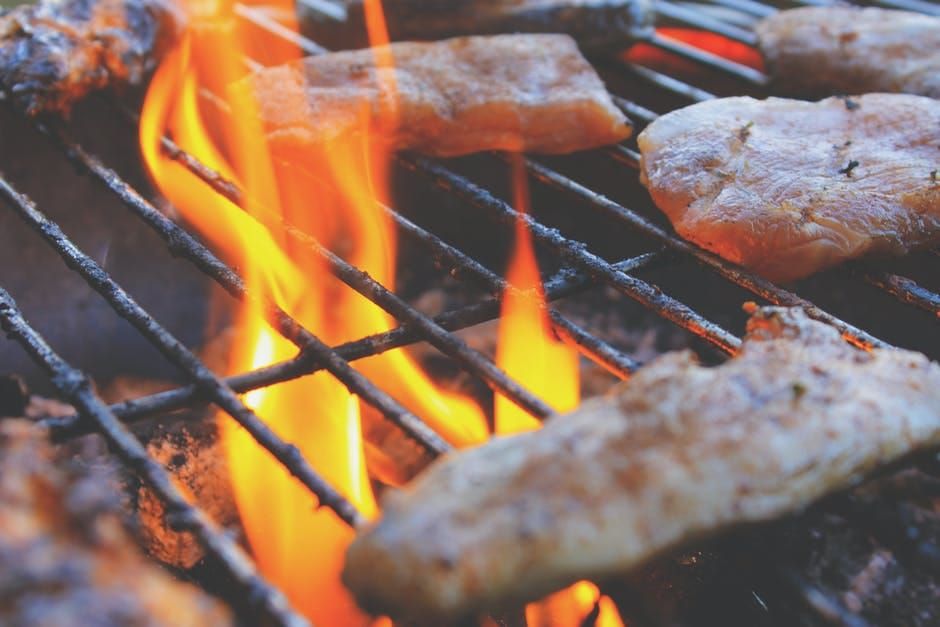 Memicu kolesterol tinggi hingga obesitas, ini bahaya grilled food jika terlalu sering dikonsumsi/Foto: pexels.com/Skitterphoto