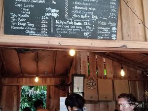 Menikmati Gatot dan Tiwul di Pelosok Kalimantan, Penjualnya Bule Australia!