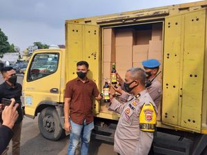 Operasi Pekat, Polisi Amankan 8.597 Botol Miras-4 Orang di Pandeglang