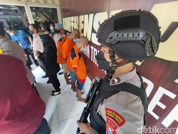 Penampakan Pelaku Pembunuhan Remaja di Surabaya Gegara Lirikan Mata