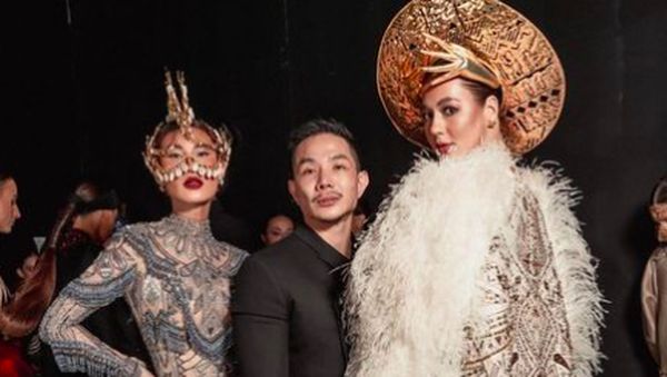 8 Penampilan Paula Verhoeven di Arab Fashion Week Setelah 3 Tahun Tak Catwalk