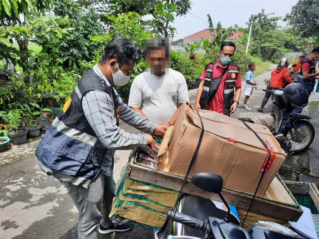 Bea Cukai Sita Puluhan Ribu Batang Rokok Bodong di Sukoharjo-Boyolali