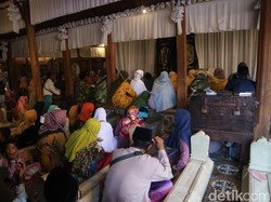 Jelang Ramadan, Peziarah Makam Sunan Kudus Capai 5.000 Orang Sehari