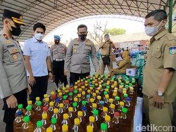 Polres Kediri Gelontor Migor Curah dengan Syarat Vaksin