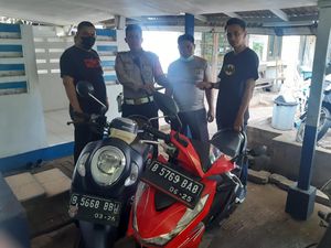 Polres Jakbar Bubarkan Pelajar Hendak Tawuran, 6 Orang Diamankan Polres Jakbar Bubarkan Pelajar Hendak Tawuran, 6 Orang Diamankan