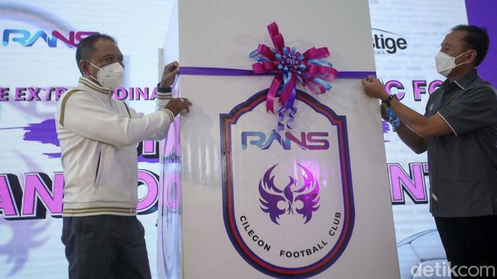 Teka-teki Rans Cilegon FC akan merekrut pemain bintang dunia akhirnya terjawab. Klub pemilik selebritis Raffi Ahmad itu resmi meminang Ronaldinho.
