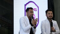 Ronaldinho dipastikan hadir di Indonesia pada akhir Juni 2022. Dia akan tinggal di Tanah Air selama satu pekan.