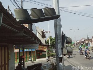 Waspada! Lampu Bangjo Simpang Kepoh di Jalan Jogja-Solo Pretel