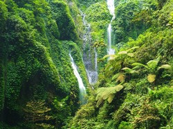 Hobi Bertualang? 4 Destinasi di Indonesia Ini Wajib Dikunjungi!