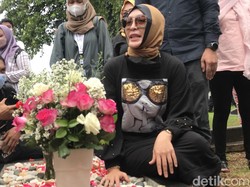 Keanu Masih Malu-Malu Bercanda, Hati Angelina Sondakh Terluka