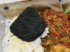 Apes! 10 Momen Netizen Dapat Ayam Geprek Sachet hingga Tempe Gosong Apes! 10 Momen Netizen Dapat Ayam Geprek Sachet hingga Tempe Gosong