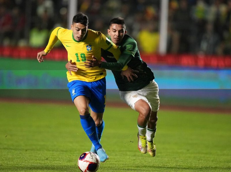 Brazil's Lucas Paqueta dribbles the ball during a qualifying soccer match for the FIFA World Cup Qatar 2022 against Bolivia in La Paz, Bolivia, Tuesday, March 29, 2022. (AP Photo/Juan Karita)
