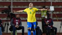 Jelang turun minum, Richarlison memperbesar keunggulan Brasil menjadi 2-0.
