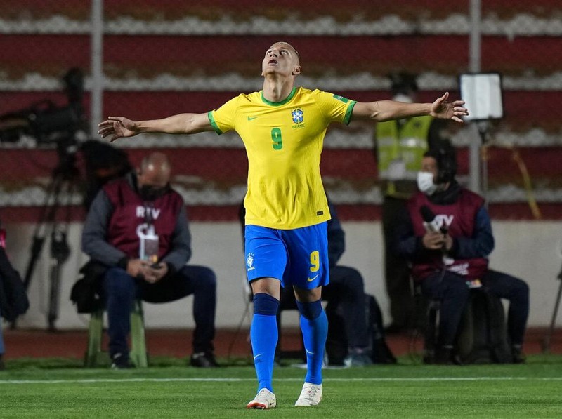 Brazil's Lucas Paqueta dribbles the ball during a qualifying soccer match for the FIFA World Cup Qatar 2022 against Bolivia in La Paz, Bolivia, Tuesday, March 29, 2022. (AP Photo/Juan Karita)