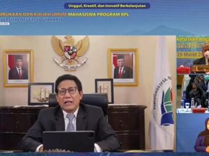 Mendes PDTT Beri Penghargaan Bupati Bojonegoro Gelar Beasiswa RPL