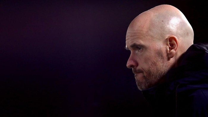 ALKMAAR, NETHERLANDS - JANUARY 20:   Ajax Manager / Head Coach, Erik ten Hag looks on prior to the KNVB Beker or Dutch Cup match between AZ Alkmaar and AFC Ajax at AFAS-Stadium on January 20, 2021 in Alkmaar, Netherlands. (Photo by Dean Mouhtaropoulos/Getty Images)