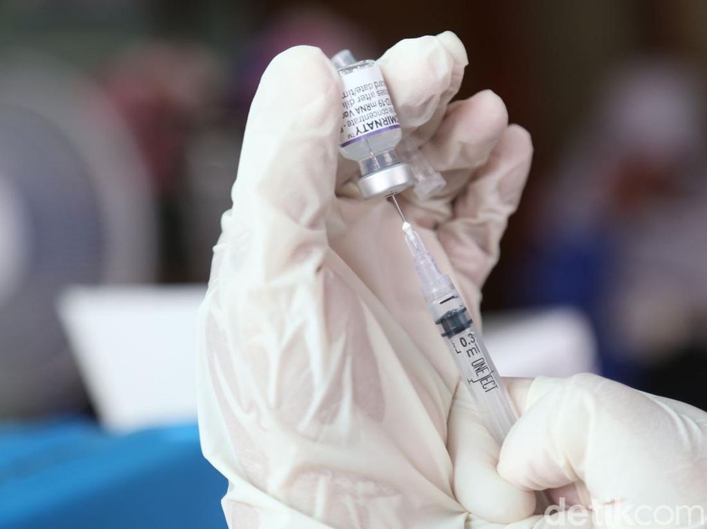 128 Ribu Nakes Jabar Jadi Target Vaksin Booster Kedua