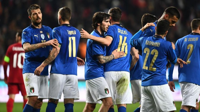 KONYA, TURKEY - MARCH 29: Bryan Cristante of Italy celebrates with team-mates after scoring the goal during the International Friendly match between Turkey and Italy on March 29, 2022 in Konya, Turkey. (Photo by Claudio Villa/Getty Images)