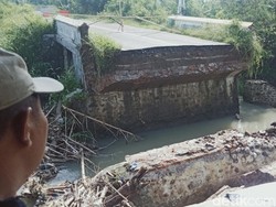 Jembatan Kadirejo Klaten Ambrol, Warga: Getarannya Seperti Gempa