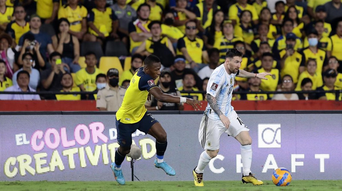 Argentina diimbangi oleh Ekuador. (Foto: Getty Images/Franklin Jacome)