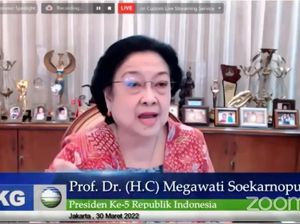 Cerita Megawati Panggil Mensos Risma karena Ngamuk Saat Banjir di NTT Cerita Megawati Panggil Mensos Risma karena Ngamuk Saat Banjir di NTT
