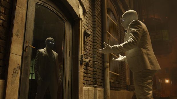 Oscar Isaac as Mr. Knight in Marvel Studios' MOON KNIGHT, exclusively on Disney+. Photo courtesy of Marvel Studios. ©Marvel Studios 2022. All Rights Reserved.
