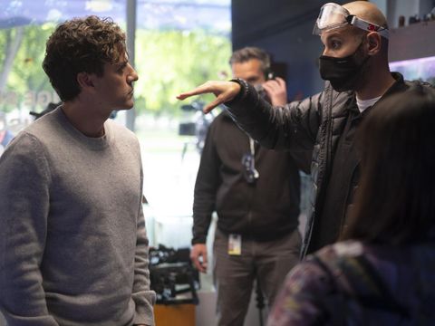 MOON KNIGHT Oscar Isaac and Director Mohamed Diab on the set of Marvel Studios' MOON KNIGHT, exclusively on Disney+. Photo by Gabor Kotschy. ©Marvel Studios 2022. All Rights Reserved.
