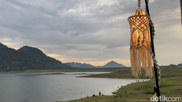 Parang Gombong, Dekat Jakarta tapi Bak di Korea