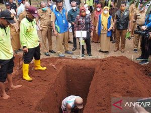 Pemkab Bogor Gelar Lomba Gali Kubur, Hadiah Jutaan Rupiah Pemkab Bogor Gelar Lomba Gali Kubur, Hadiah Jutaan Rupiah
