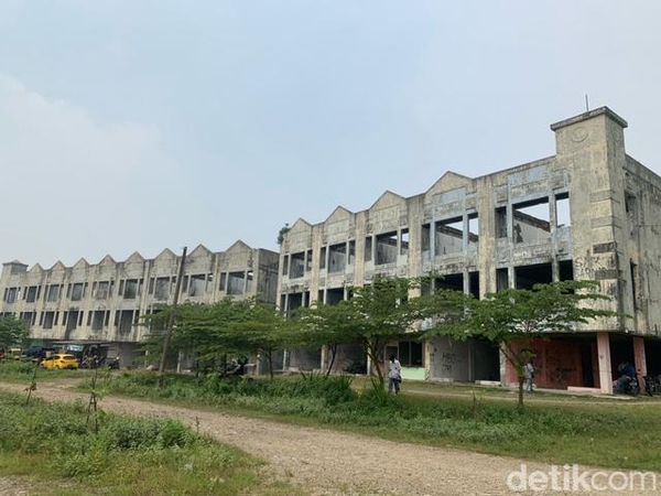 Potret Kota Mati Tommy Soeharto di Karawang