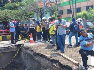 Polisi Selidiki Dugaan Truk Gandeng Penyebab Amblesnya Jembatan Balun Lamongan