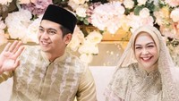Deretan Seleb yang Lebaran Pertama dengan Pasangan