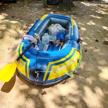 Pria viral dayung perahu karet demi ketemu istri
