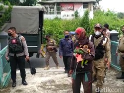 Topeng Monyet Bukan Hiburan!