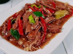 Resep Pembaca: Resep Daging Suwir Saus Pedas yang Praktis dan Enak