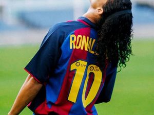 Ronaldinho dan Sepakbola Indah Ronaldinho dan Sepakbola Indah