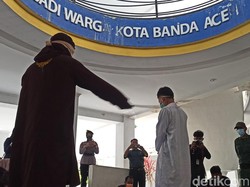 Sejoli Aceh Dihukum Cambuk Usai Digerebek Warga Mesum di Kosan