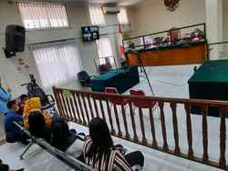 PN Pekanbaru Vonis Bebas Dosen Unri di Kasus Dugaan Cabuli Mahasiswi