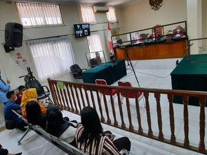 PN Pekanbaru Vonis Bebas Dosen Unri di Kasus Dugaan Cabuli Mahasiswi PN Pekanbaru Vonis Bebas Dosen Unri di Kasus Dugaan Cabuli Mahasiswi
