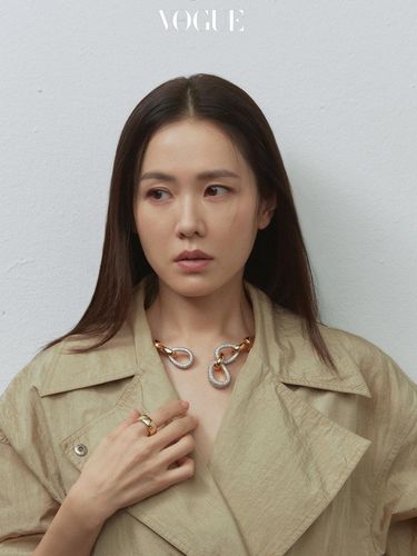 Son Ye Jin untuk Vogue Korea