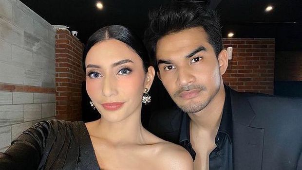 Tyas Mirasih dan Tengku Tezi
