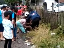 Viral 2 Biduan di Bone Berkelahi-Saling Jambak Jadi Tontonan Warga