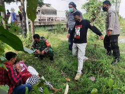 Tega! Nenek Tak Berdaya Ini Dibuang di Pinggir Jalan Pantura Brebes