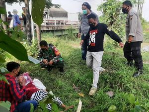 Tega! Nenek Tak Berdaya Ini Dibuang di Pinggir Jalan Pantura Brebes Tega! Nenek Tak Berdaya Ini Dibuang di Pinggir Jalan Pantura Brebes