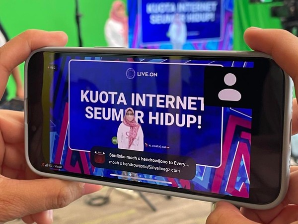 Live.On, provider digital milik XL Axiata menghadirkan program tukar HP bekas dengan kuota data.