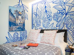 Rasakan Sensasi Nginep di Kamar Nyeni? Ada Mural Tutu hingga Melissa Sunjaya