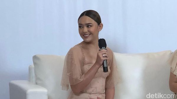 8 Foto Cantiknya Amanda Manopo Bergaun Coklat, Wajah Glowingnya Bikin Salfok