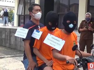 Detik-detik Ngeri Wanita di Bekasi Tewas Dibegal dalam Adegan Rekonstruksi Detik-detik Ngeri Wanita di Bekasi Tewas Dibegal dalam Adegan Rekonstruksi