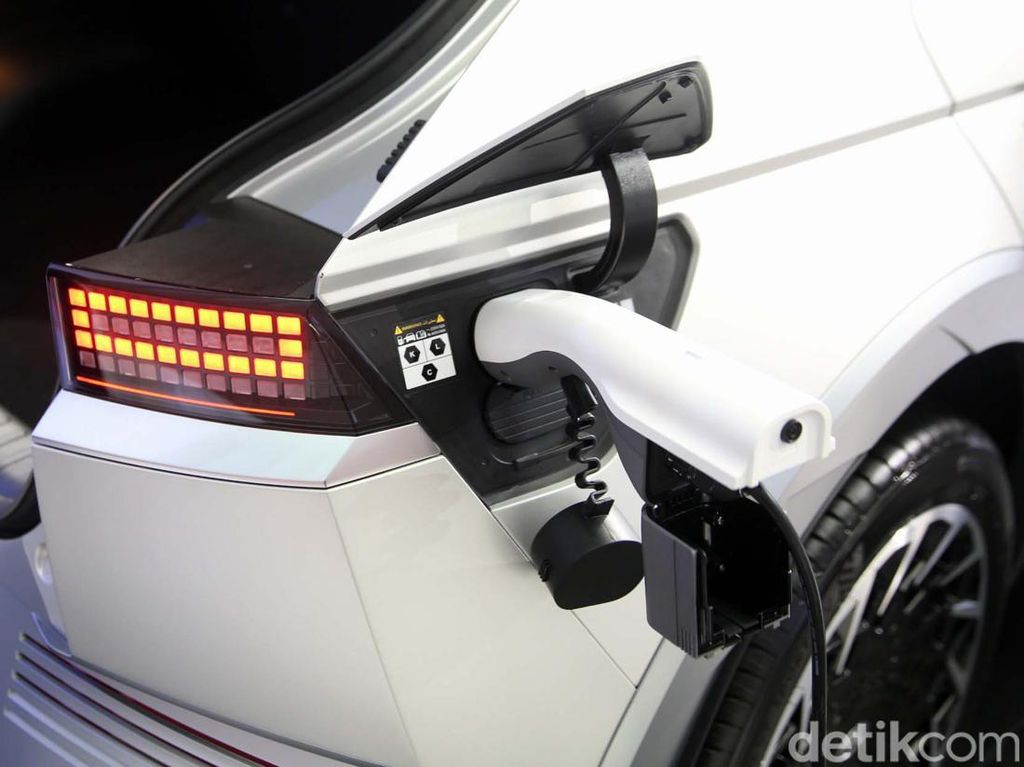 Dapat Diskon PPN, Harga Hyundai Ioniq 5 dan Wuling Air EV Turun 32% Dapat Diskon PPN, Harga Hyundai Ioniq 5 dan Wuling Air EV Turun 32%
